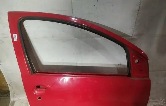 Toyota Aygo AB10 Front door raudonos