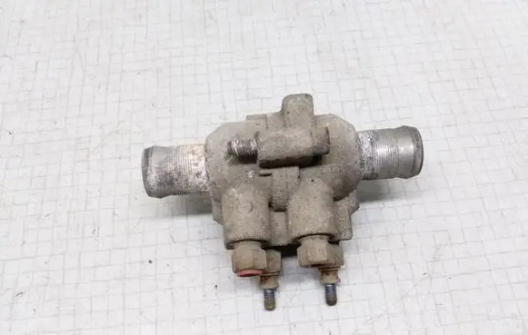 Renault Megane II Other engine bay part