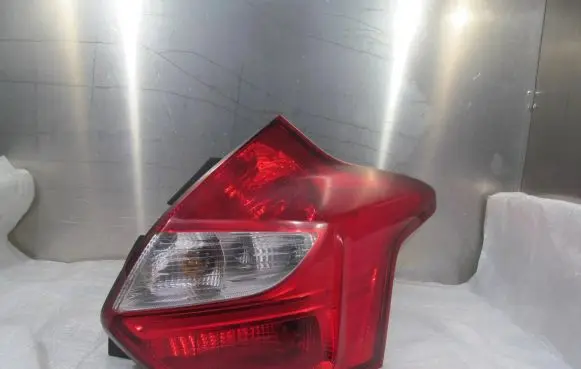 Ford Focus Rear/tail lights BM5113404F CM5813404