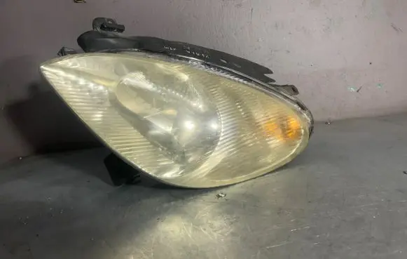 Citroen Xsara Picasso Headlight/headlamp 085521116L