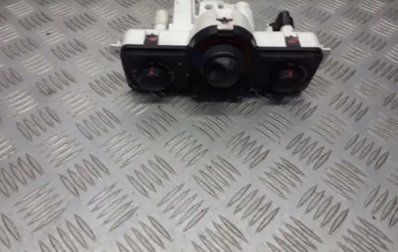 Renault Clio III Interior fan control switch 69597003