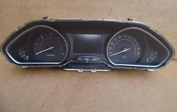 Peugeot 208 Speedometer (instrument cluster) 9803993280
