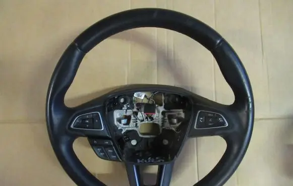 Ford Kuga II Steering wheel