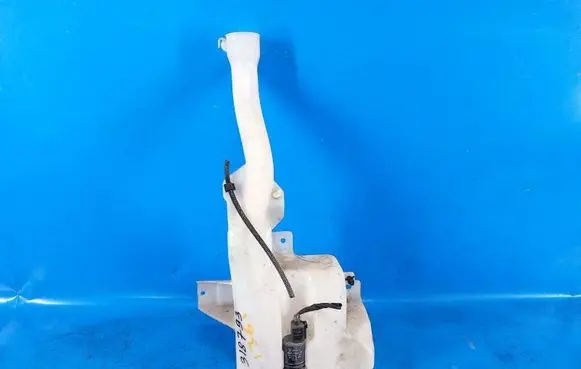 Ford Mustang VI Windshield washer fluid reservoir/tank FR3Z17618E