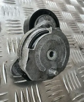 Volvo XC60 Alternator belt tensioner 31330379