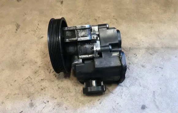 Mercedes-Benz C W204 Power steering pump 7691332154