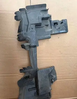 Peugeot 208 II Intercooler air guide/duct channel 9823291380