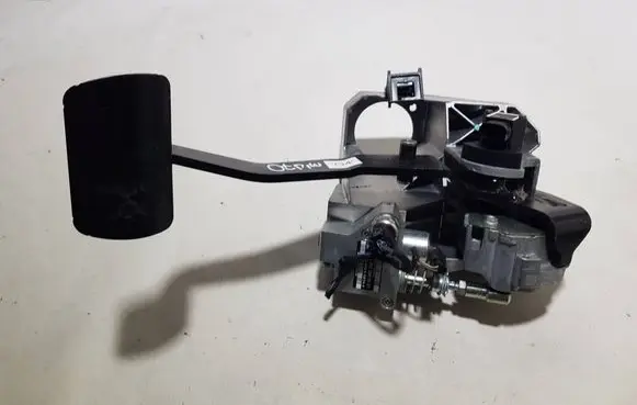 Mercedes-Benz E W212 Brake pedal 2122900101FFG A2122900501 A2122900701