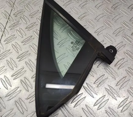 Volkswagen PASSAT B8 Front triangle window/glass 