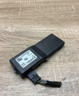 Opel Insignia A Door central lock control unit/module 13501980