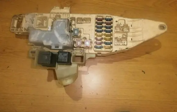 Toyota Avensis T220 Fuse box set 8264114040