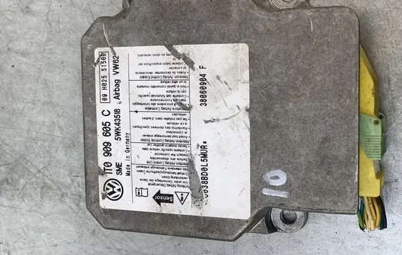 Volkswagen Touran I Airbag control unit/module 1T0909605C