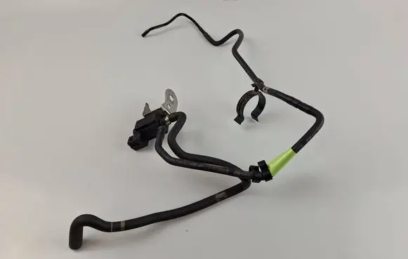 Jaguar F-Pace Turbo solenoid valve M8A212A493AB 70435600