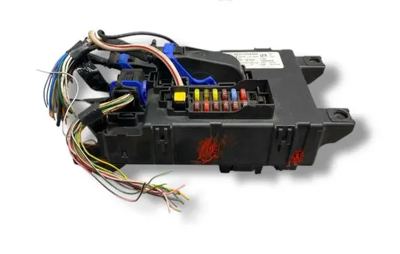 Ford C-MAX I Fuse module 00517954300 04157345 28090658