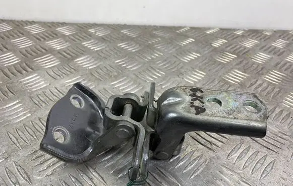 Rear door hinge set