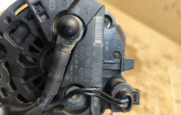 Volkswagen Sharan Generator/alternator 038903023L 0124325001 14V90A