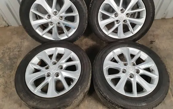 Toyota Auris E180 R16 alloy rim 4261102E90