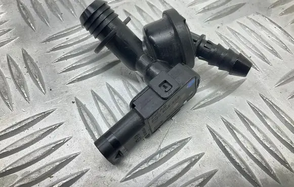 Audi A4 S4 B9 Vacuum line/pipe/hose 5Q0906207