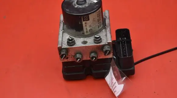 Skoda Octavia Mk2 (1Z) ABS Pump 1K0614117AC