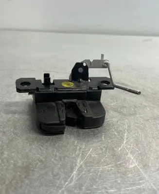 Volkswagen Touareg I Tailgate/trunk/boot lock/catch/latch 7l6827505c