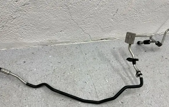 Volkswagen Touareg I Pneumatic air compressor intake pipe/hose 7L6820750AB