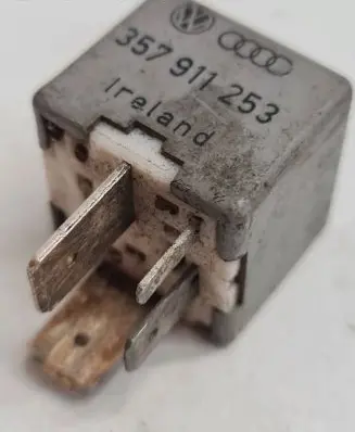 Volkswagen Golf IV Other relay 357911253
