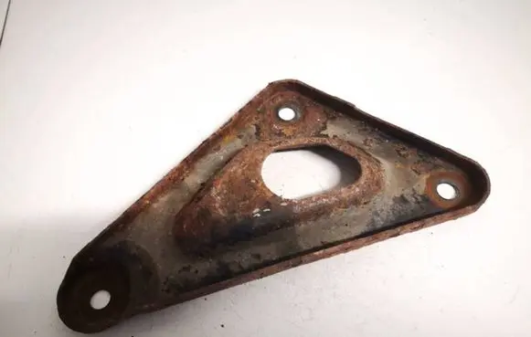 Opel Zafira A Engine mounting bracket