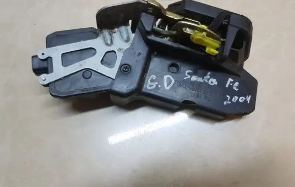 Hyundai Santa Fe Rear door lock