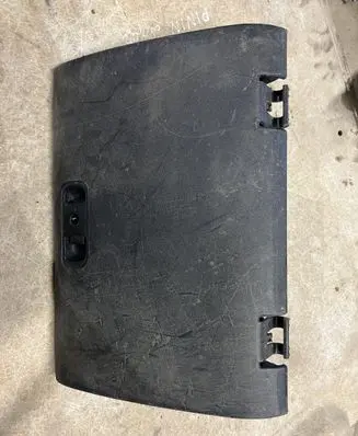 Mitsubishi Pajero Glove box