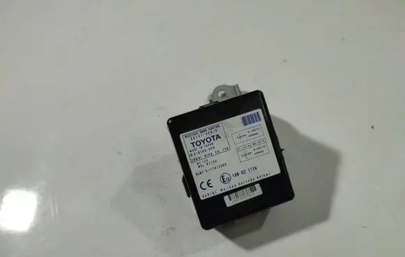 Toyota Corolla Verso AR10 Door control unit/module 897410F010
