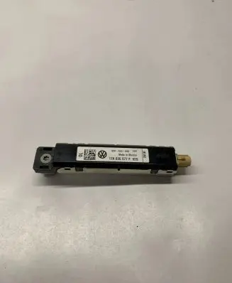 Volkswagen Jetta VII Aerial antenna amplifier 17A035577F