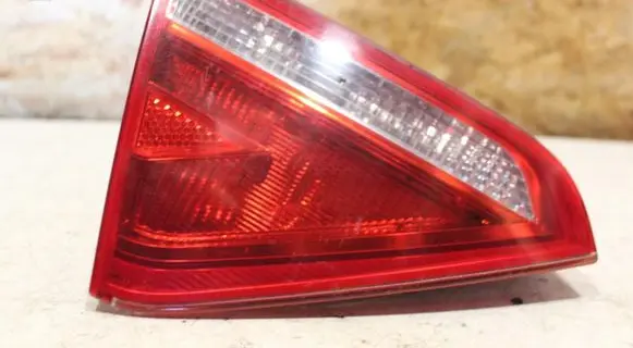 Audi A5 8T 8F Tailgate rear/tail lights 8T0945093