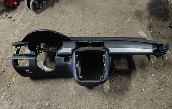 Mercedes-Benz R W251 Dashboard A2516800587 A2518600805