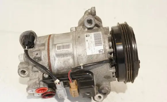 Renault Twingo III Air conditioning (A/C) compressor (pump) 926006316R