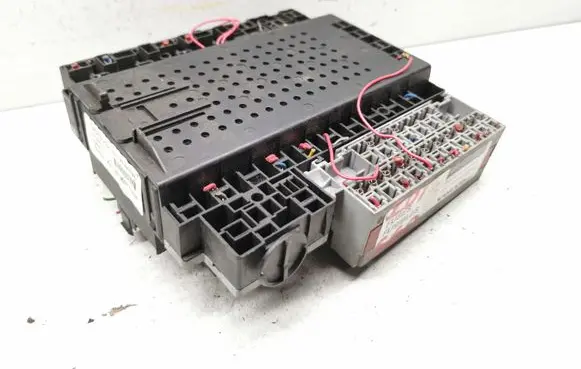 Volvo S60 Fuse module 8676286 8645729