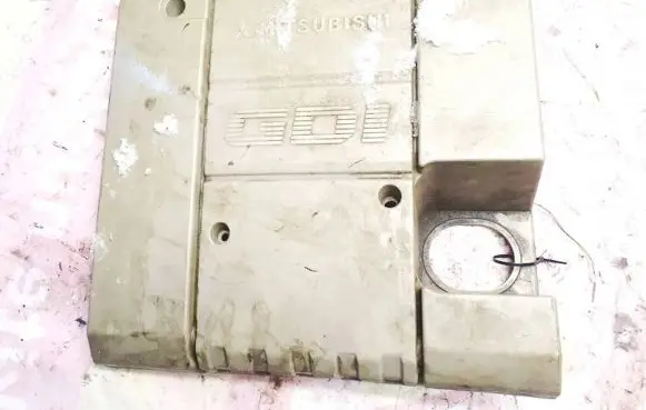 Mitsubishi Pajero Engine cover (trim) mr560423 xd305852