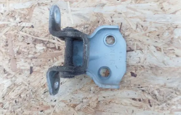 Subaru Legacy Front door lower hinge NFB98G
