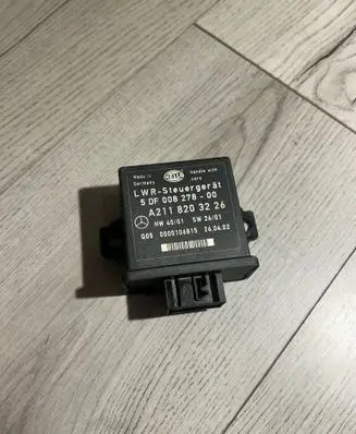 Mercedes-Benz E W211 Light module LCM 5DF00827800 A2118203226