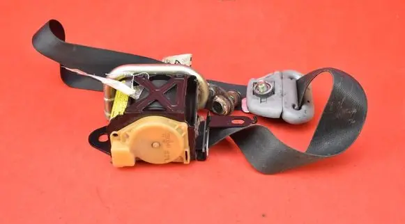 Mitsubishi Outlander Front seatbelt