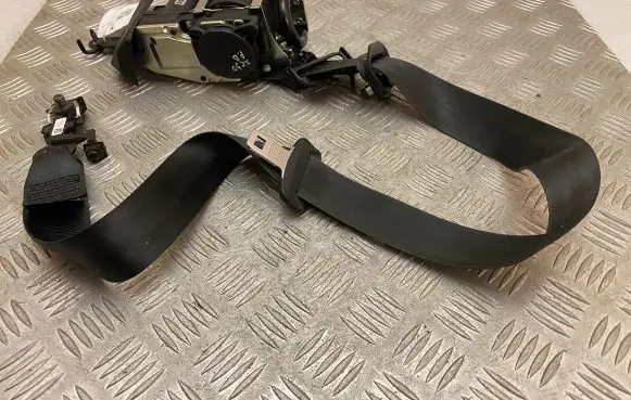 Volvo XC90 Front seatbelt 31484544