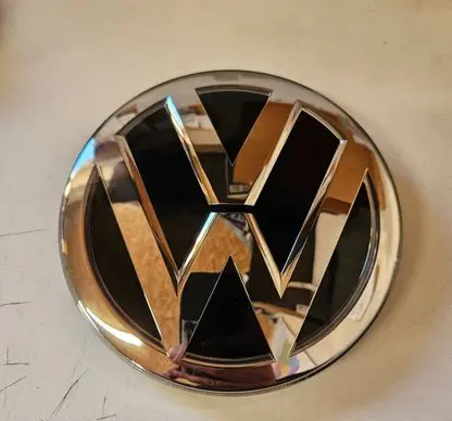 Volkswagen Polo VI Manufacturer badge logo/emblem 3G0853601A