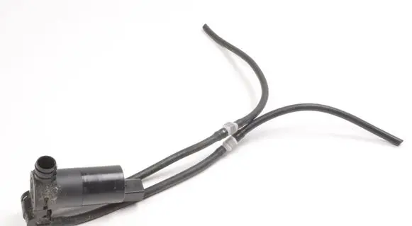 Volvo XC60 Windscreen/windshield washer pump 32328237