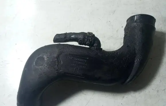 Opel Zafira B Intercooler hose/pipe 55560229 329788454