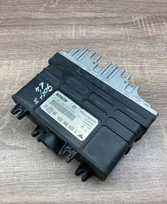 Volkswagen Golf III Engine control unit/module ECU 032906026G 0261203647