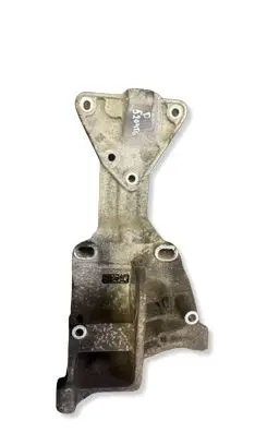 Volvo V40 Generator/alternator bracket 31401077