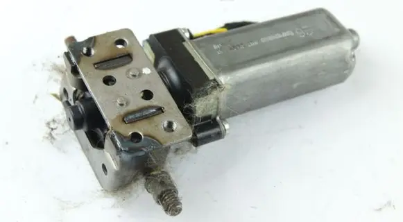 Mercedes-Benz S W221 Seat adjustment motor 0390203255