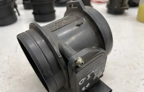 Audi A4 S4 B8 8K Mass air flow meter 06C133471A