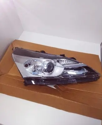 Toyota Verso Headlight/headlamp 811300F161