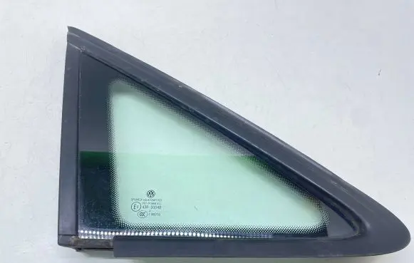 Volkswagen Touran I Front triangle window/glass 1T0845412