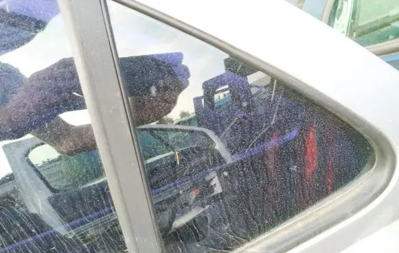 Peugeot 406 Rear vent window glass 